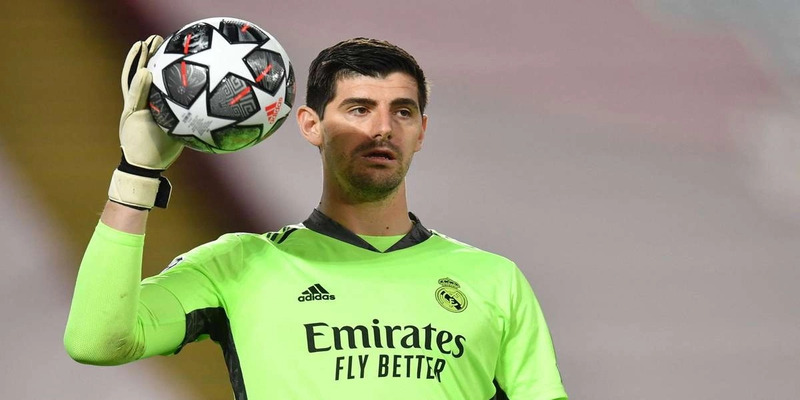 Thủ môn xuất sắc vĩ đại Dino Zoff