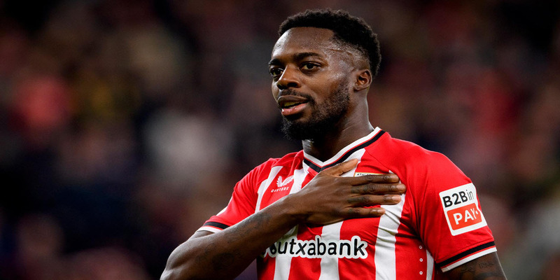 Hậu vệ xuất sắc Alphonso Davies không chỉ chạy nhanh mà còn có kỹ thuật tốt